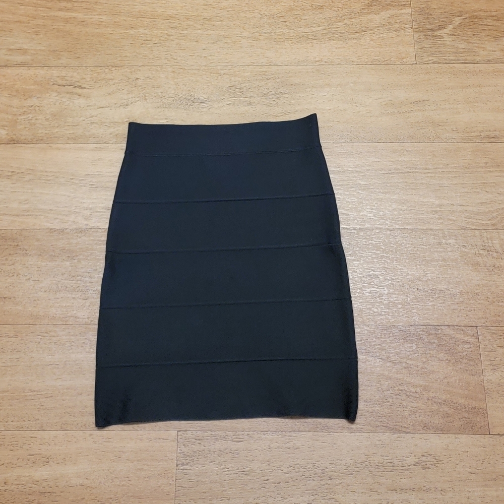 BCBG XXS Simone Textured Power Skirt